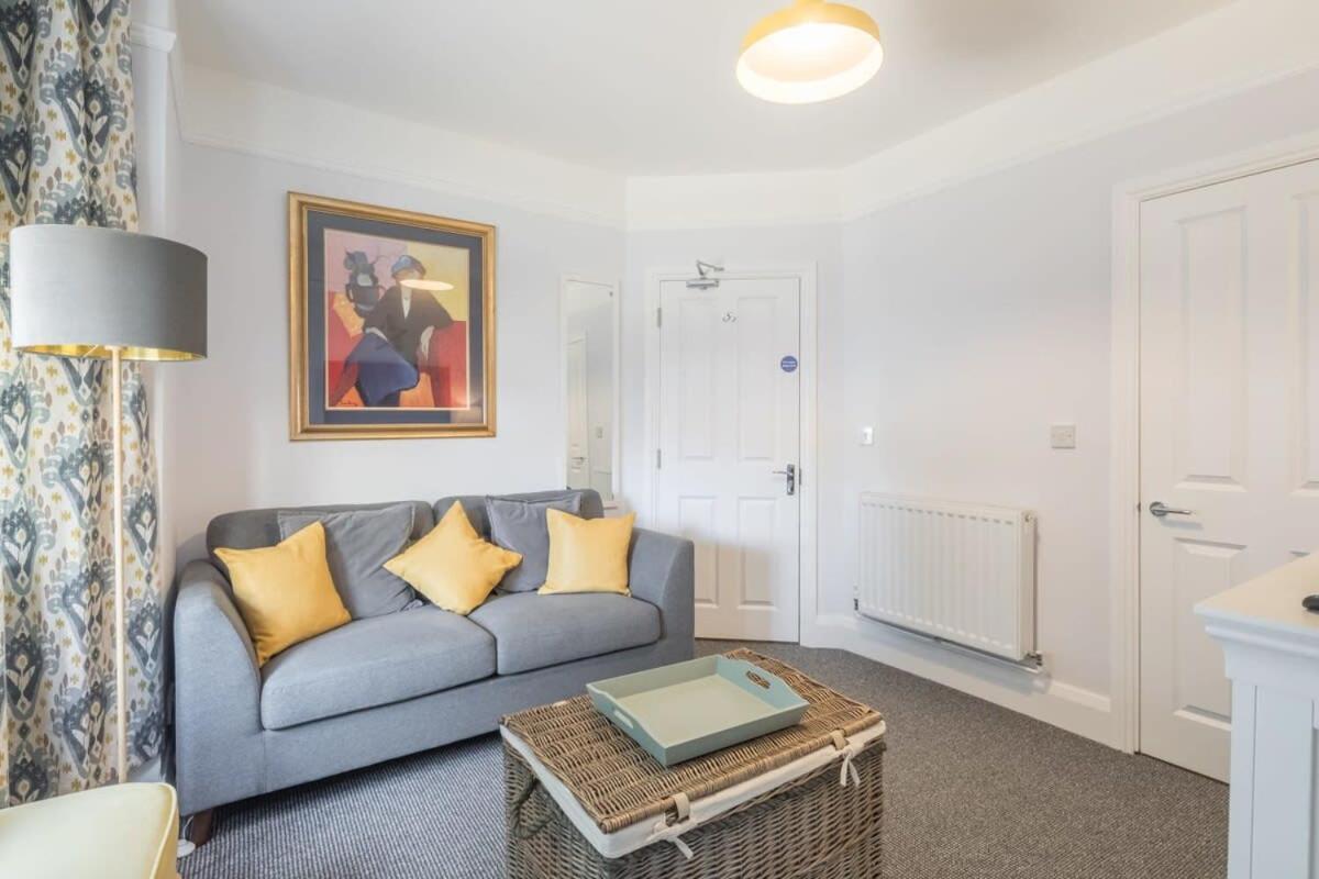 Holiday home 4 Bed With Parking